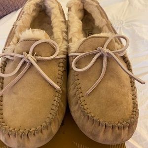 UGG Moccasin
